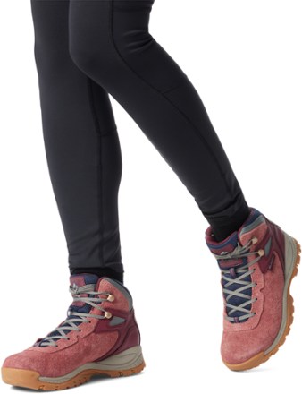 Columbia Newton Ridge BC Hiking Boots - Women's 9