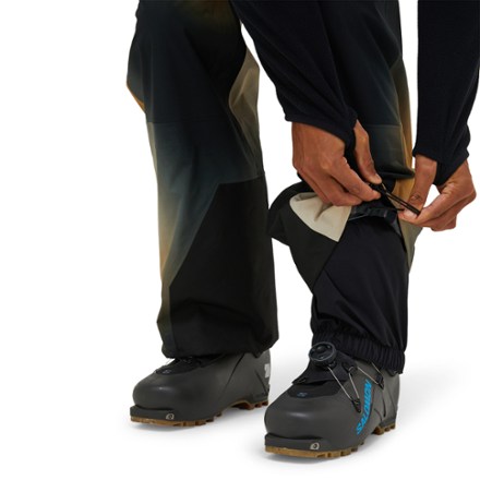 Peak Performance Edge HIPE 3L Bib Pants - Men's 9