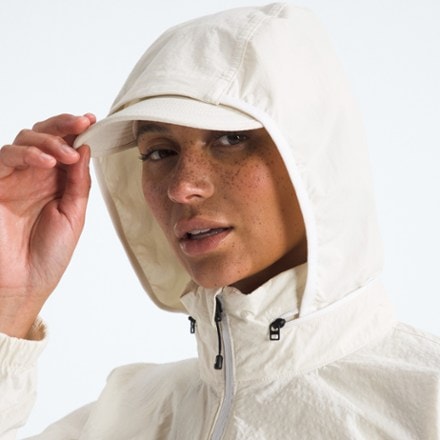 The North Face EG Utility Wind Jacket - Women's 5