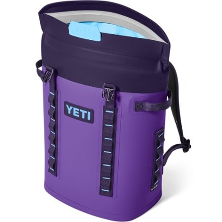 YETI Hopper M20 Backpack Soft Cooler 4