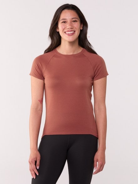 Model info: Height: 5' 7" | Chest: 34 | Waist: 27 | Wearing size: 4