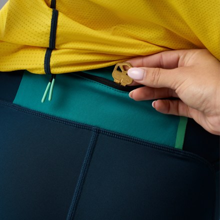 rabbit Pacer 4" Shorts - Women's 7