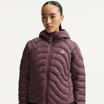 Nike ACG Lava Flow Hooded Insulated Jacket - Women's 4