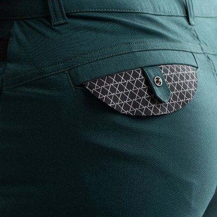 PEARL iZUMi Rove Bike Shorts - Women's 4