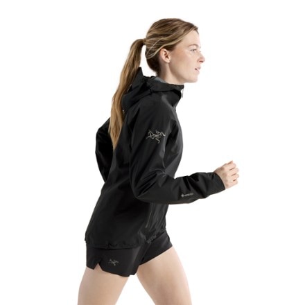 Arc'teryx Norvan Jacket - Women's 4