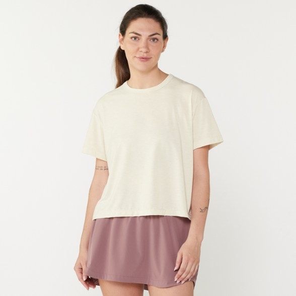 Model info: Height: 5' 10.5" | Chest: 32" | Waist: 27" | Wearing size: M