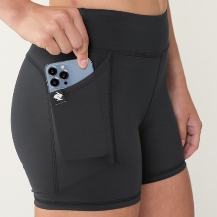 rabbit Speed Leggy 4" Shorts - Women's 5