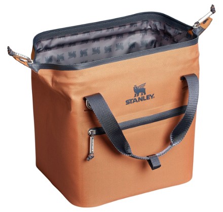 Stanley The All Day Julienne Mini Cooler - 10 Cans/7.2 Qts. 2