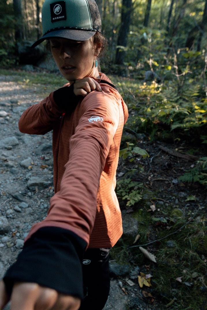 Location Image for Taiss Light ML Hooded Jacket - Women's