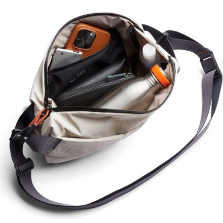 Bellroy Lite Sling 7 L 3