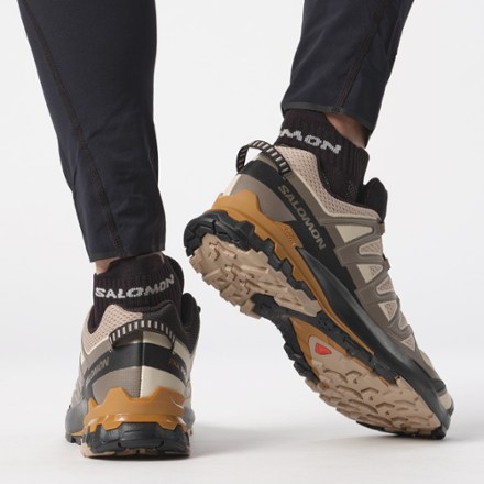 Salomon XA Pro 3D V9 Trail Shoes - Men's 7