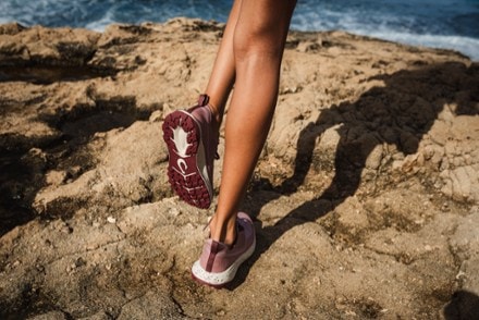 OluKai Makiki Sneakers - Women's 4