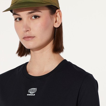 CIRCLE Smooth Operator Crop T-Shirt 2.0 - Women's 5