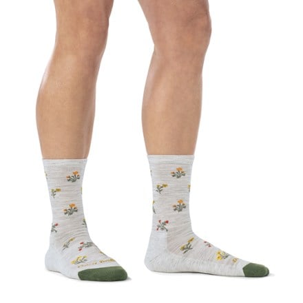 Darn Tough Wildflower Crew Lighweight Lifestyle Socks - Women's 1