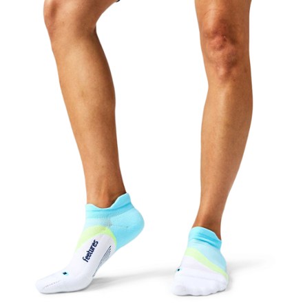 Feetures Elite Light Cushion No Show Tab Socks 2