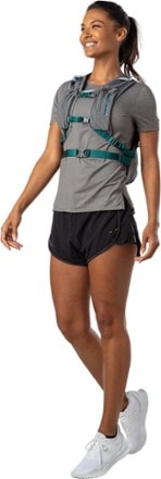 Nathan Crossover 10 L Hydration Vest 5