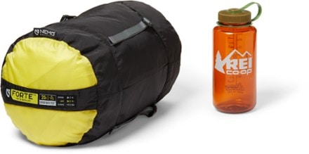 NEMO Forte 20 Endless Promise Sleeping Bag - Men's Stuff sack (32oz bottle not included) (Abyss/Green Sheen)