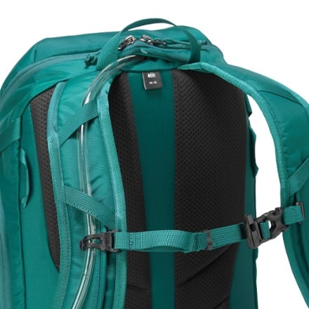 REI Co-op Ruckpack 18 Pack Hydration port & tube routing