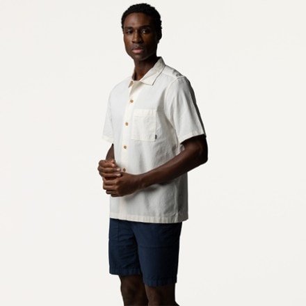 Finisterre Hendra Shirt - Men's 4