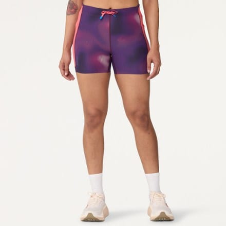 Model info: Height: 5' 6" | Waist: 24" | Wearing size: M