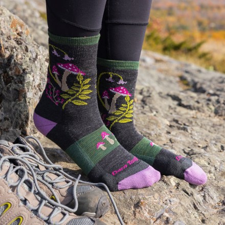 Darn Tough Mellow Mushrooms Micro Crew Lightweight Hiking Socks - Women's 6