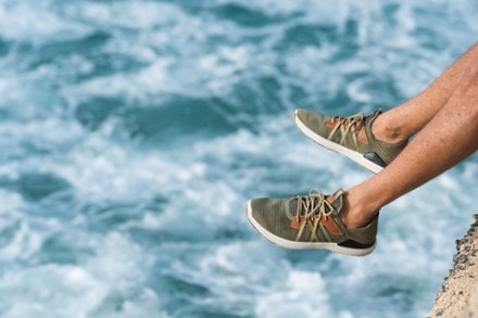 OluKai Mio Li Shoes - Men's 5