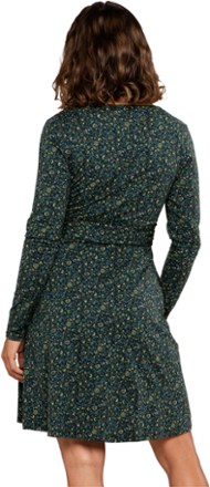 On Body Image of color Big Sky Vine Print