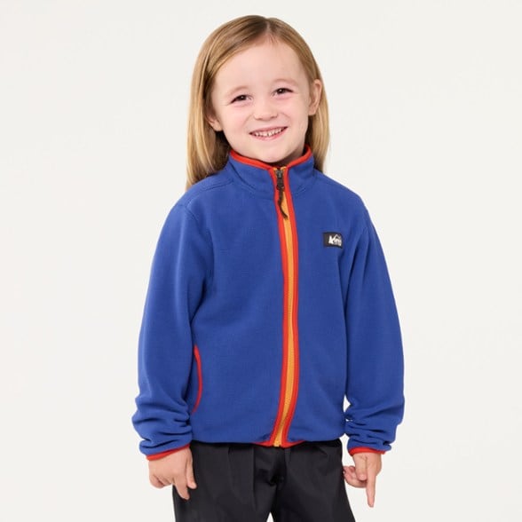 Model info: Height: 41" | Wearing size: 4 T