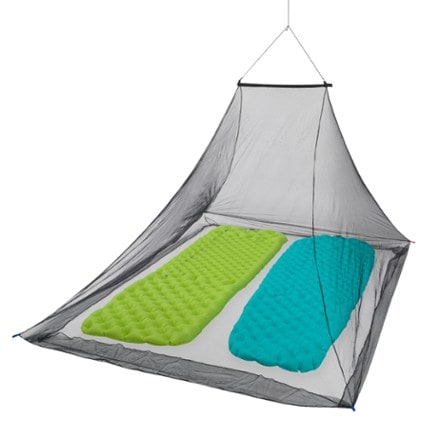 Sea to Summit Mosquito Pyramid Net Shelter 1