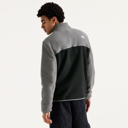 The North Face Yumiori Quarter-Zip Pullover - Men's 1
