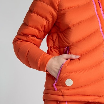 SENIQ Wild Puff Packable Down Hoodie - Women's 4