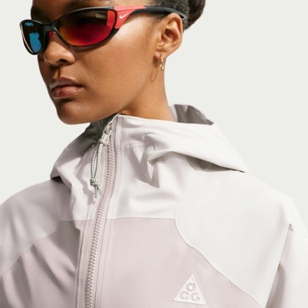 Nike ACG Phantazma Rain Jacket - Women's 5