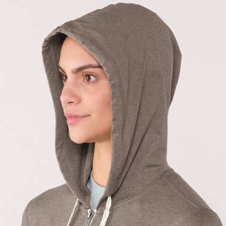 Vuori Halo Performance Hoodie 2.0 - Women's 4