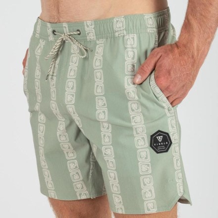 VISSLA Lost Coast 16.5" Volley Shorts - Men's 2
