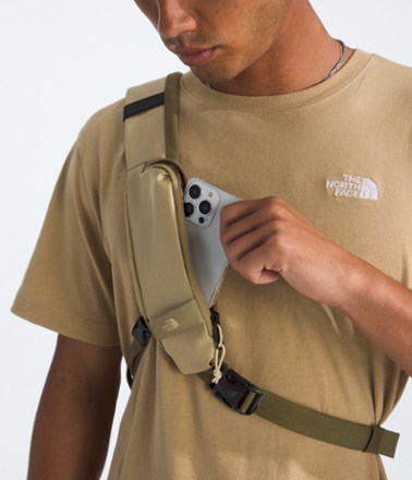 The North Face Base Camp Voyager Sling 5