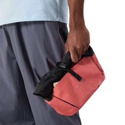 Arc'teryx Ion Chalk Bucket 6