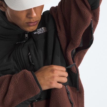 The North Face Retro Denali Jacket - Men's 5