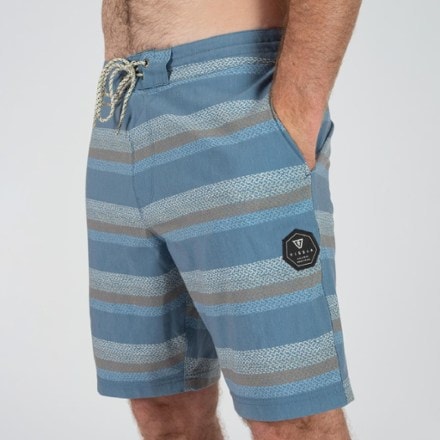 VISSLA Issaquah 18.5" Boardshorts - Men's 10