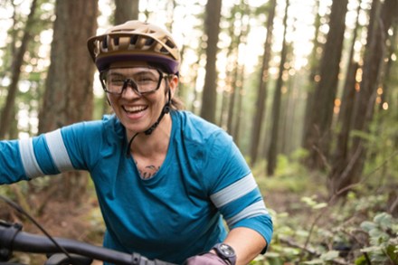 Location Image for Engage Mips Bike Helmet
