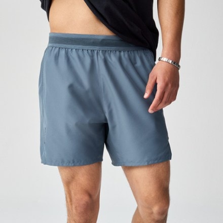 Brooks Dash 6" Shorts - Men's 1