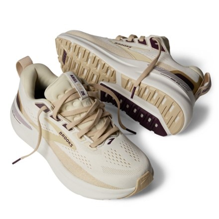 Brooks Ariel GTS 26 Road-Running Shoes - Women's 4