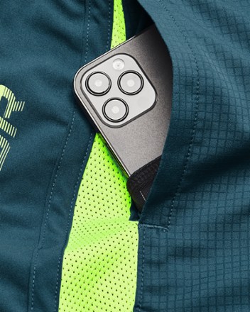 Under Armour Launch Graphic Run Shorts - Men's 7" Inseam 6