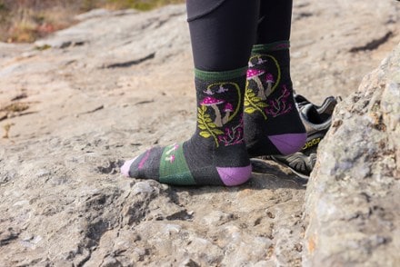 Darn Tough Mellow Mushrooms Micro Crew Lightweight Hiking Socks - Women's 4