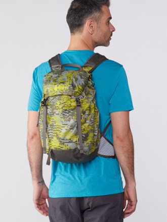 REI Co-op Flash 22 Print Pack 2