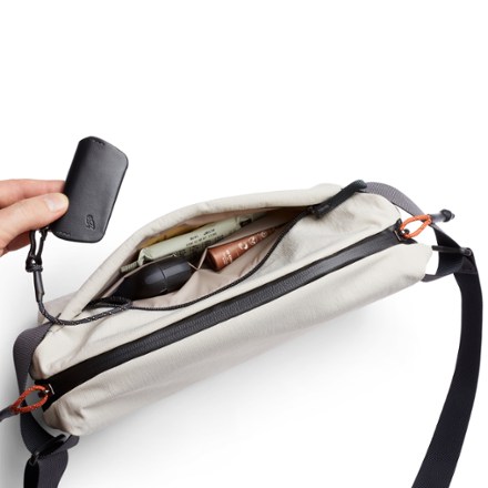 Bellroy Lite Sling 7 L 2