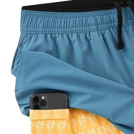Chubbies Ultimate Training 5.5" Shorts - Exposed Liner - Men's 2