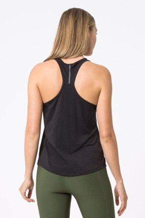 rei mpg shock tank