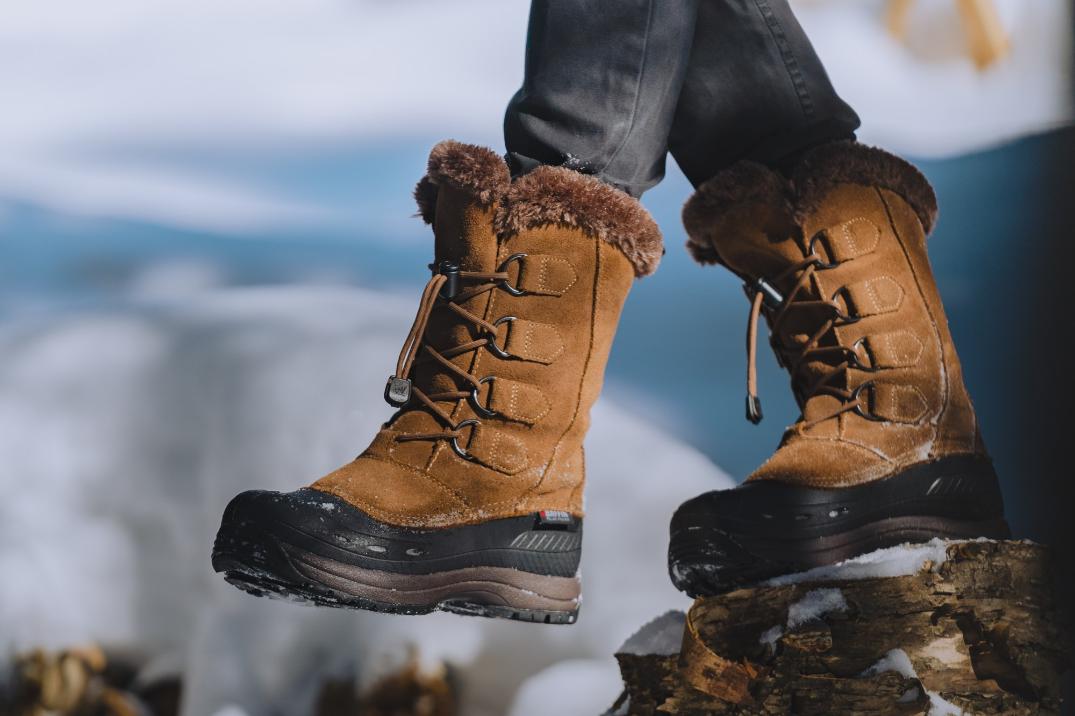 Location Image for Chloe Snow Boots - Women's