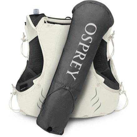 Osprey Dyna Pro 7 Hydration Vest - Women's Shown with included quiver