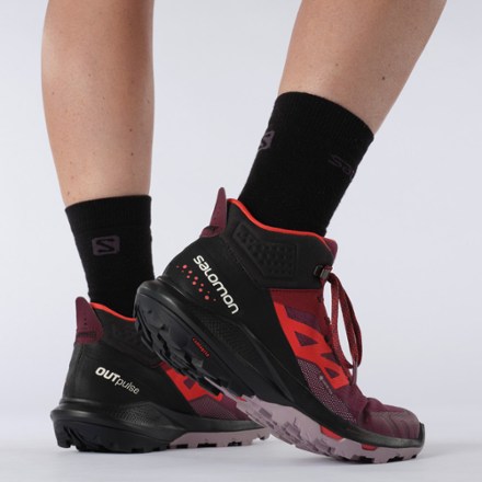 Salomon OUTpulse Mid GORE-TEX Hiking Boots - Women's 7